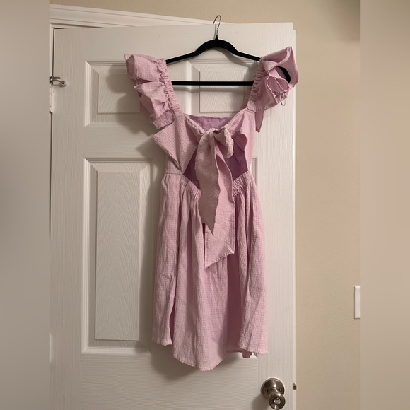 Francesca’s Pink MIDI Dress BNWT Size S Bow in the back with puffy shoulders - Picture 5 of 5